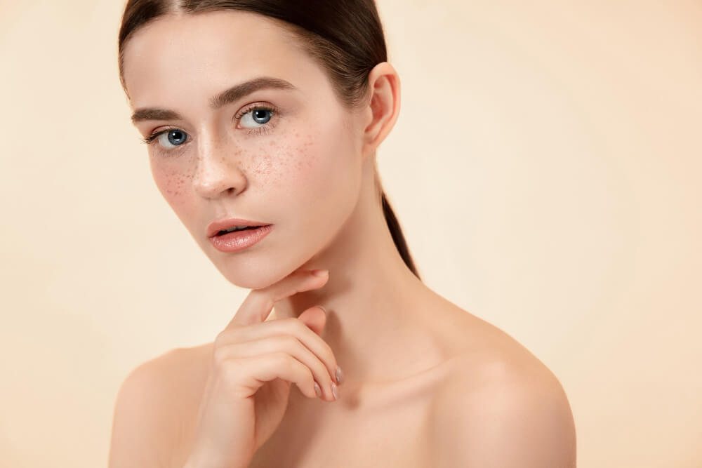 Visage de femme, peau naturelle